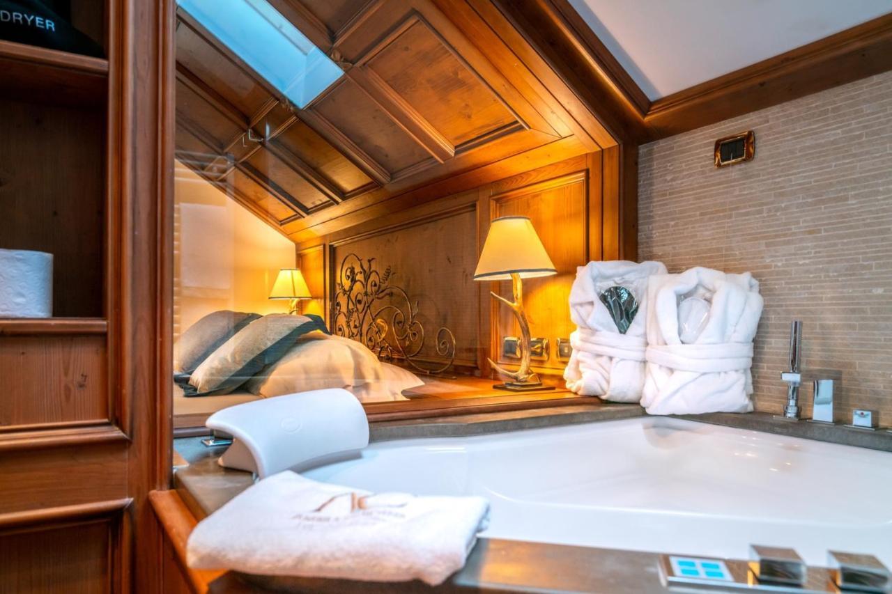 Ambra Cortina Luxury&Fashion Hotel Cortina d'Ampezzo Exterior photo