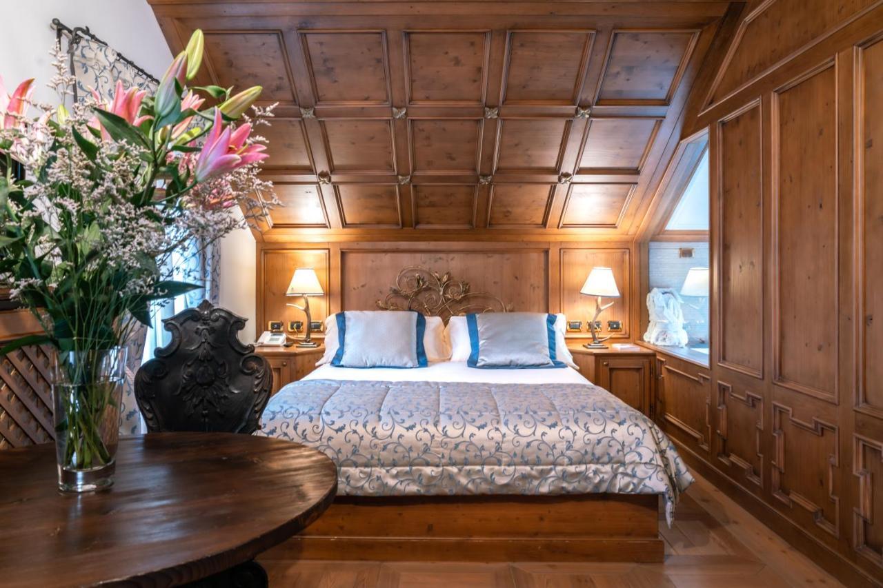 Ambra Cortina Luxury&Fashion Hotel Cortina d'Ampezzo Exterior photo