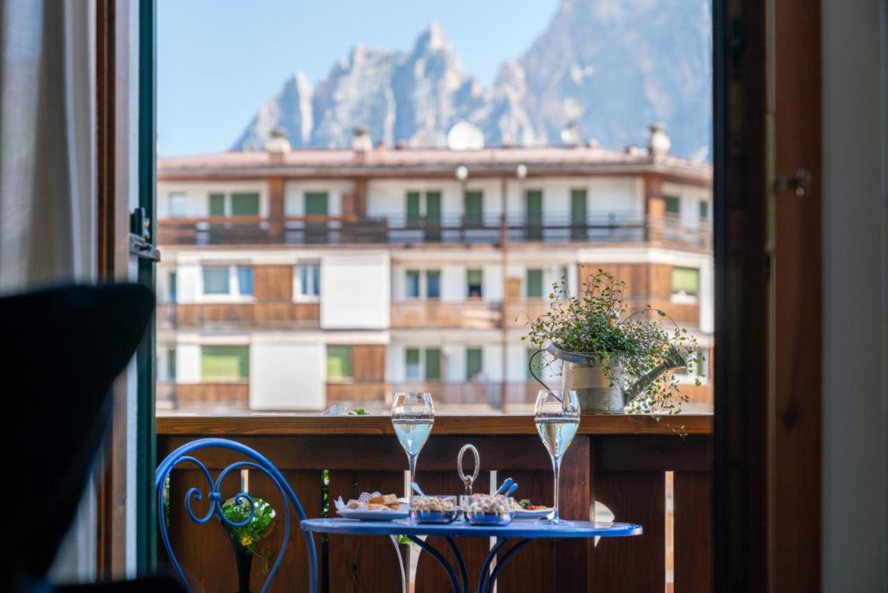 Ambra Cortina Luxury&Fashion Hotel Cortina d'Ampezzo Exterior photo