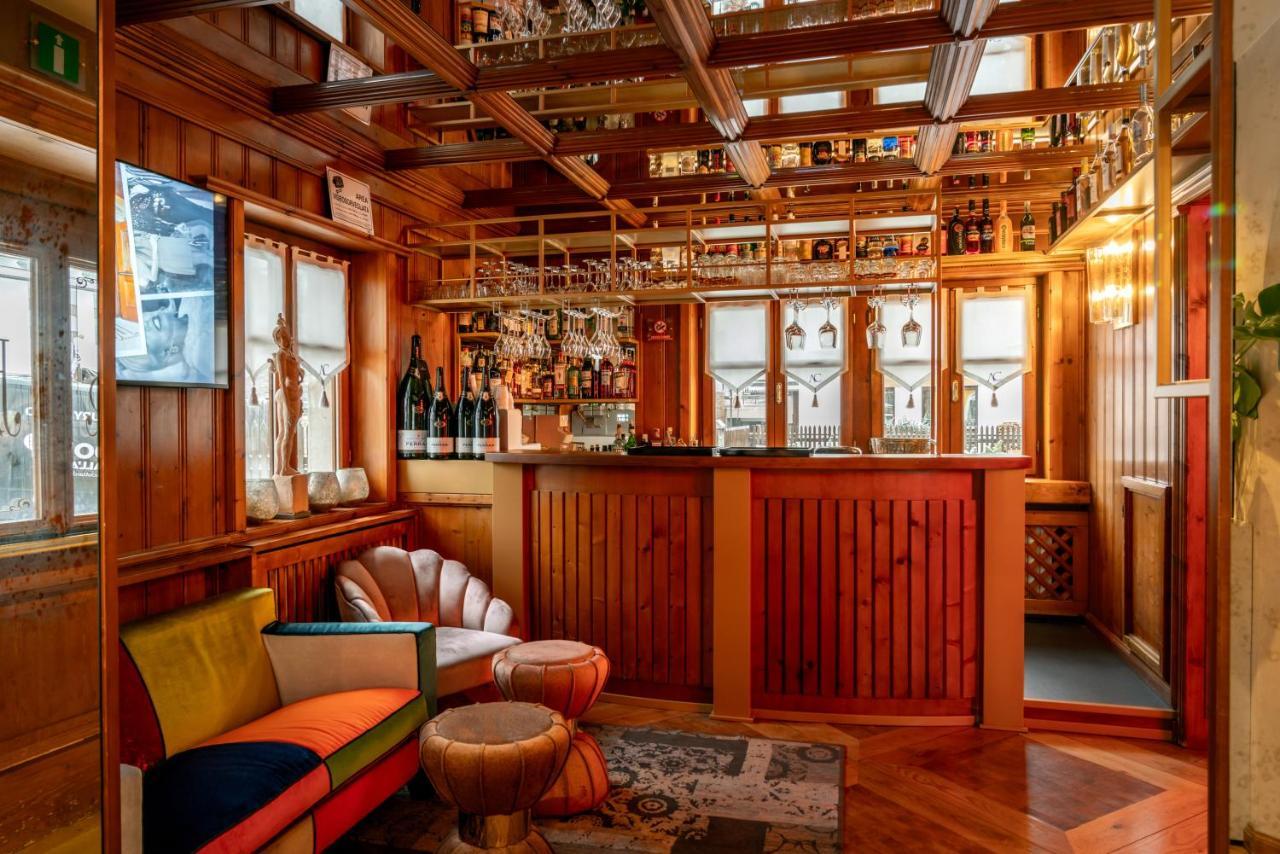 Ambra Cortina Luxury&Fashion Hotel Cortina d'Ampezzo Exterior photo