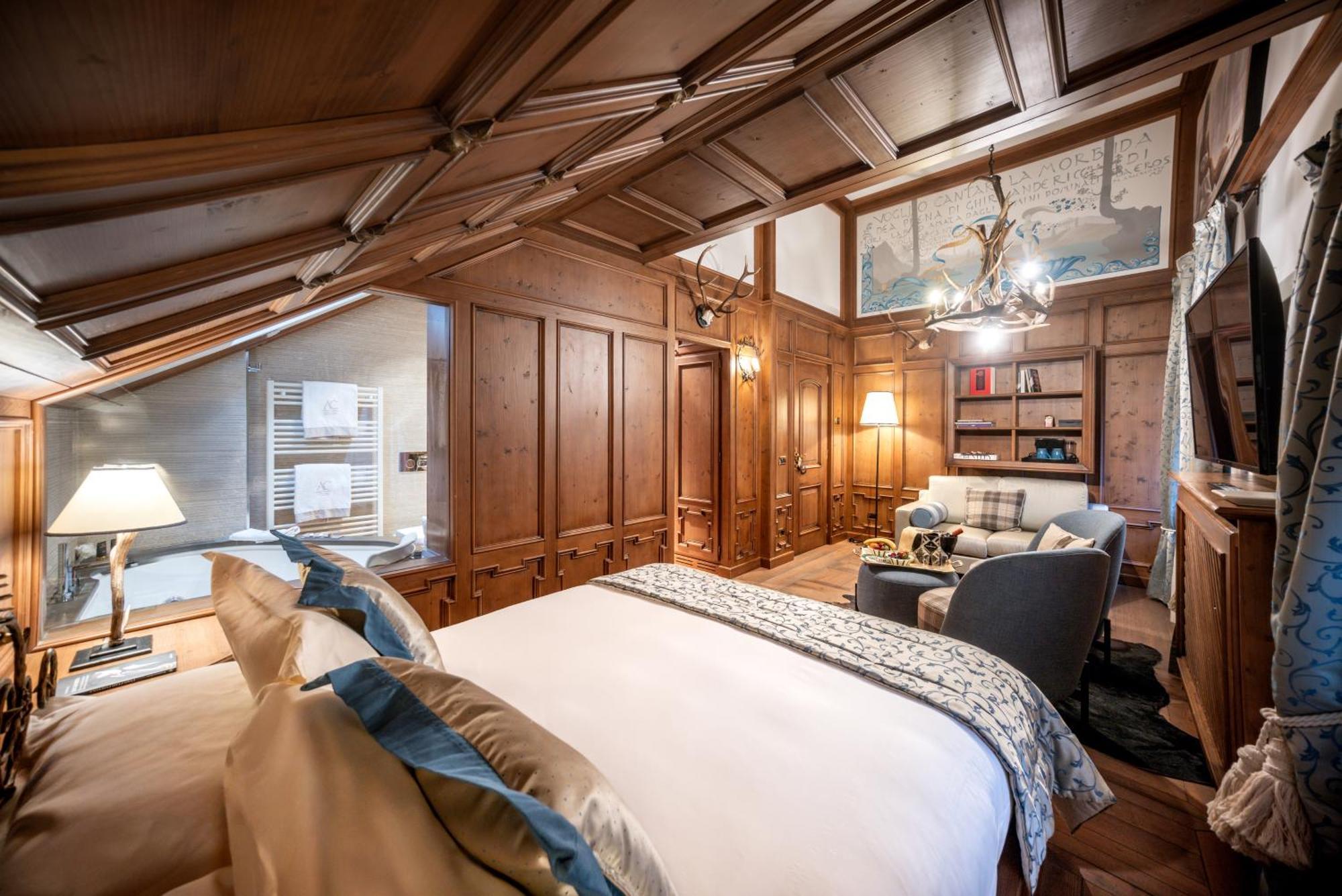 Ambra Cortina Luxury&Fashion Hotel Cortina d'Ampezzo Exterior photo
